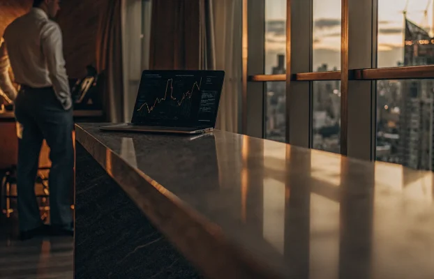 Hedge Funds Explained: Strategies, Risks, and Returns